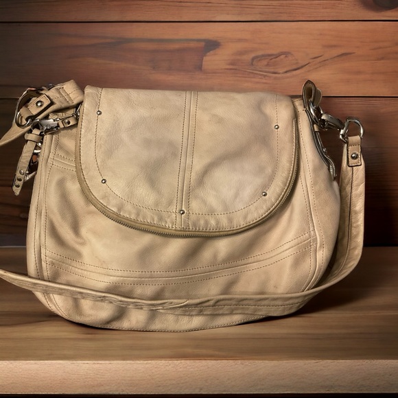 B Makowsky Soft Tan Leather Silver Hardware Bag! - Picture 2 of 12